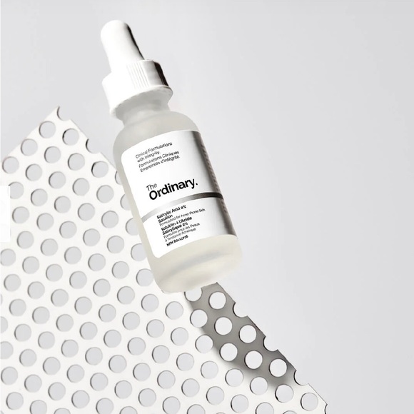 BNIB The Ordinary. A serum formulated to target acne and allow skin to heal. - Picture 1 of 3